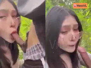 đi dã ngoại tiện xxx em người yêu ở trong rừng