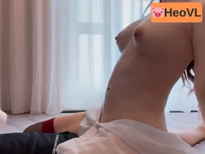 Chịch ghệ trung vú trắng tròn