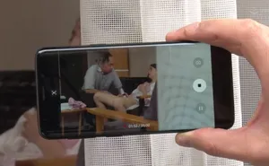 Vợ của con trai gian díu với bố người chồng bị gã tiền bối khu phố phát hiện