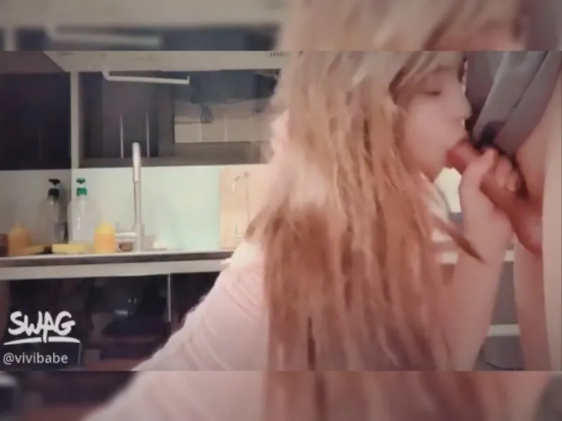 Hoá thân thành điều dưỡng xinh nắc với bạn trai